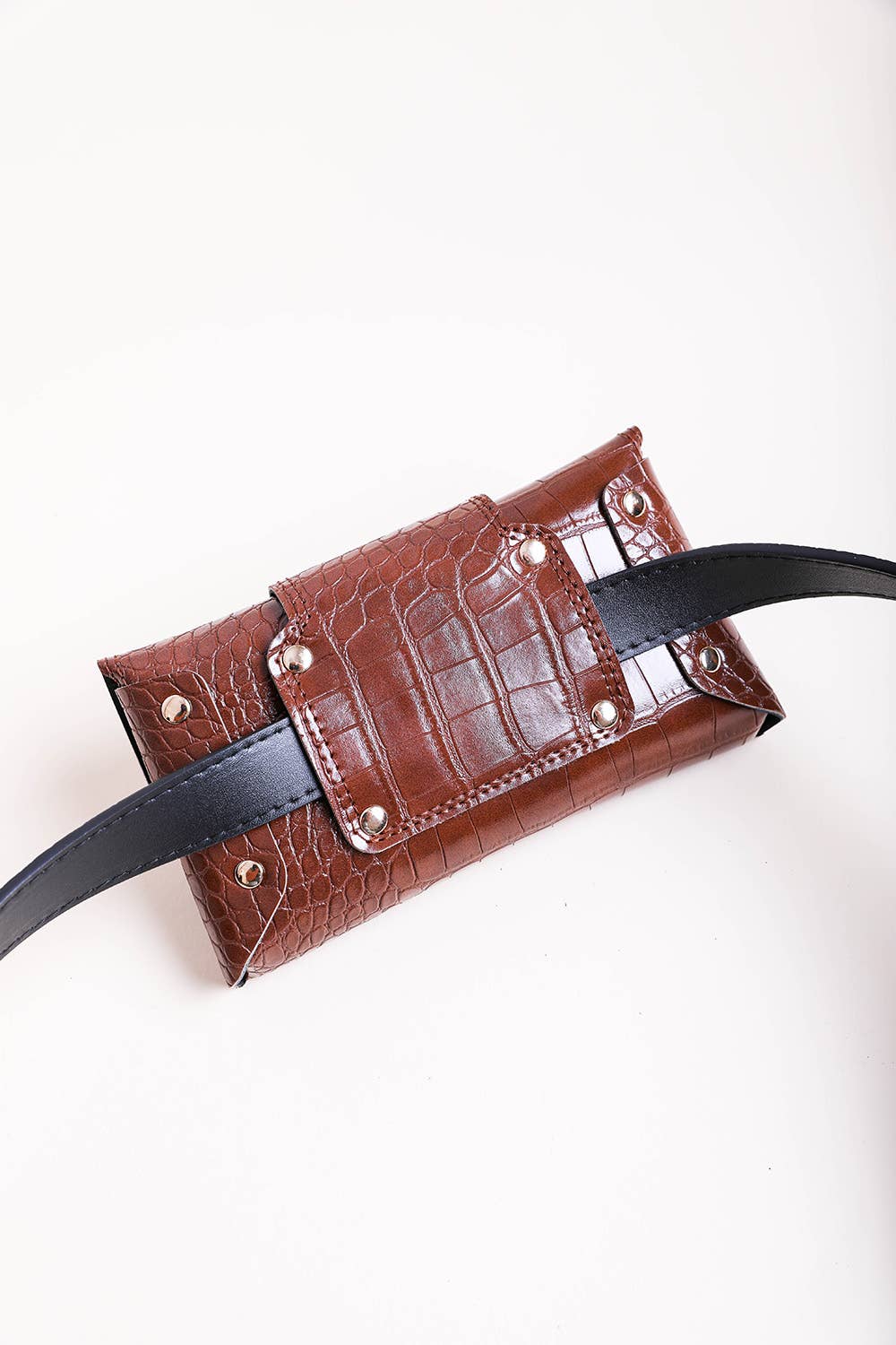 🐊 Chic Croc-Embossed Faux Leather Belt Bag