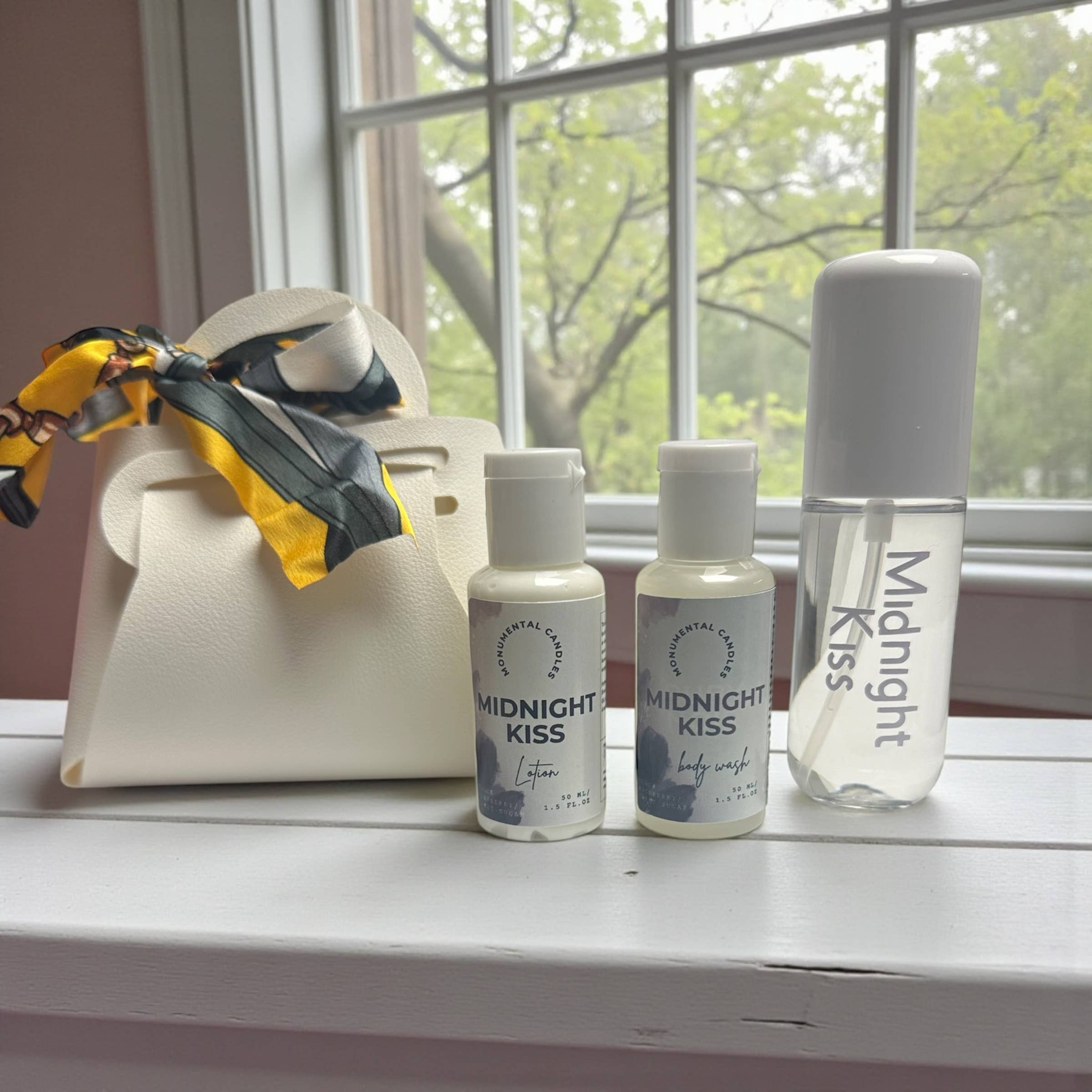 Monumental Candles LLC - Mini Purse Gift Set - Midnight Kiss